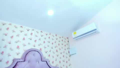 Snapshot of crystal_watson0 chatting on 06-01-26, 01:46 Milf Latina online show from 06-01-26, 01:46