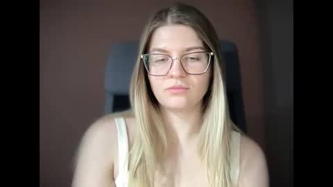 crystalblush01 online show from 03-07-26, 07:00