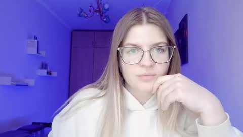 crystalblush01 online show from 05-06-26, 04:01