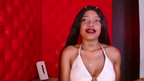 Snapshot of crystalbrooke3x chatting on 11-12-25, 07:57 Crystal online show from 11-12-25, 07:57