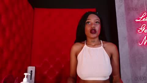 Snapshot of crystalbrooke3x chatting on 11-15-25, 10:48 Crystal online show from 11-15-25, 10:48