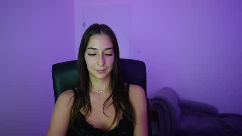 Crystalbrunette18 online show from 06-04-26, 06:47