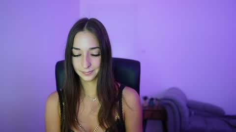 Snapshot of crystalbrunette18 chatting on 06-14-26, 06:32 Crystalbrunette18 online show from 06-14-26, 06:32