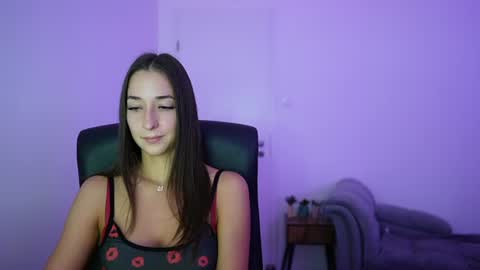 Snapshot of crystalbrunette18 chatting on 06-15-26, 05:26 Crystalbrunette18 online show from 06-15-26, 05:26