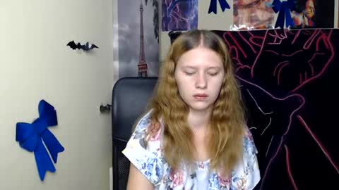Snapshot of crystalgirl__ chatting on 06-24-26, 06:18 Stella online show from 06-24-26, 06:18