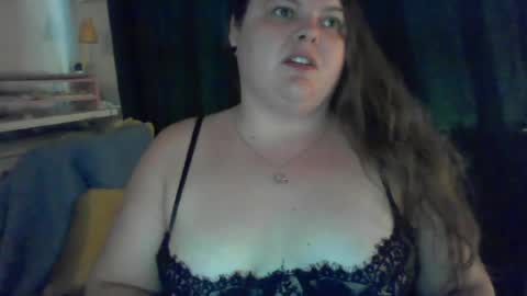 Snapshot of crystalizzzee chatting on 06-15-26, 08:22 Herekittykitty69 online show from 06-15-26, 08:22
