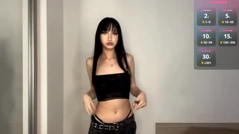 Snapshot of crystalllmolly chatting on 06-28-26, 05:30 crystalllmolly online show from 06-28-26, 05:30