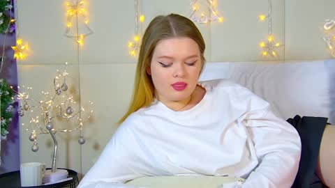 Crystal online show from 12-22-24, 03:33