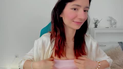 Snapshot of crystalnut chatting on 11-16-25, 03:01 Maria online show from 11-16-25, 03:01