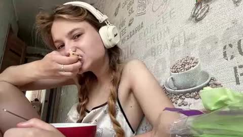 Snapshot of crystalstipp chatting on 06-18-26, 03:07 crystalstipp online show from 06-18-26, 03:07