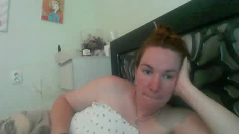 Snapshot of crystalvelvet chatting on 06-10-26, 01:54 crystalvelvet online show from 06-10-26, 01:54