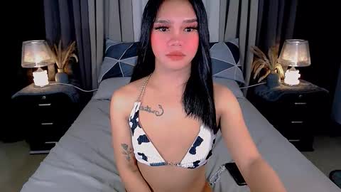 Snapshot of crytastal_lust1212 chatting on 09-23-25, 09:23 bea takashi online show from 09-23-25, 09:23