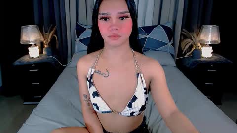 Snapshot of crytastal_lust1212 chatting on 09-28-25, 09:58 bea takashi online show from 09-28-25, 09:58