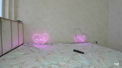 Snapshot of cuddlies2 chatting on 12-24-24, 03:38 cuddlies2 online show from 12-24-24, 03:38