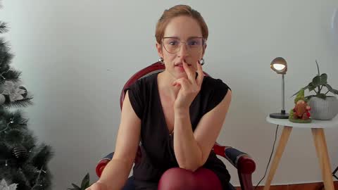 Leonela online show from 12-10-24, 09:11