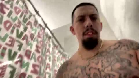 Snapshot of cuete2100 chatting on 11-21-25, 10:08 cuete2100 online show from 11-21-25, 10:08