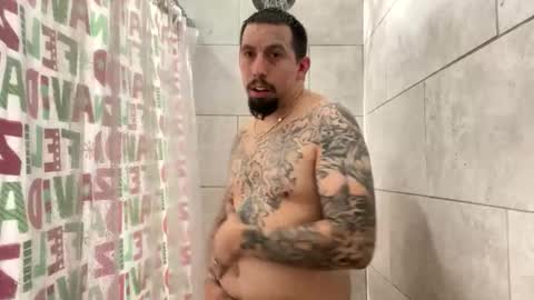 Snapshot of cuete2100 chatting on 02-10-26, 10:25 cuete2100 online show from 02-10-26, 10:25