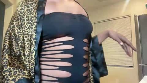 cum2charmxx online show from 10-21-25, 04:57