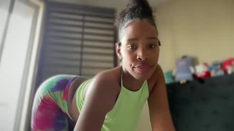 cum2charmxx online show from 04-19-26, 10:01