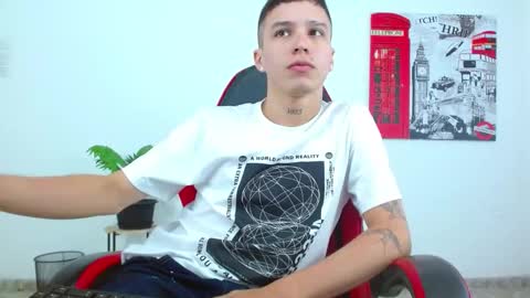 cumandres online show from 11-24-25, 02:28