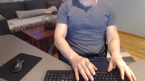 Snapshot of cumartist84 chatting on 01-06-25, 12:57 cumartist84 online show from 01-06-25, 12:57