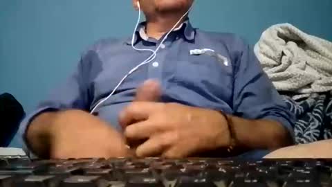 Snapshot of cumbian_chero chatting on 05-14-26, 04:19 cumbian_chero online show from 05-14-26, 04:19