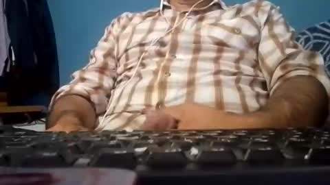 Snapshot of cumbian_chero chatting on 06-01-26, 06:15 cumbian_chero online show from 06-01-26, 06:15