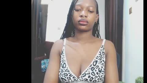 Snapshot of cumebony_petit chatting on 04-20-26, 07:11 cumebony_petit online show from 04-20-26, 07:11