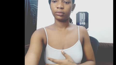 Snapshot of cumebony_petit chatting on 04-22-26, 06:49 cumebony_petit online show from 04-22-26, 06:49