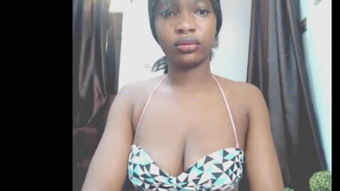 Snapshot of cumebony_petit chatting on 04-24-26, 07:00 cumebony_petit online show from 04-24-26, 07:00