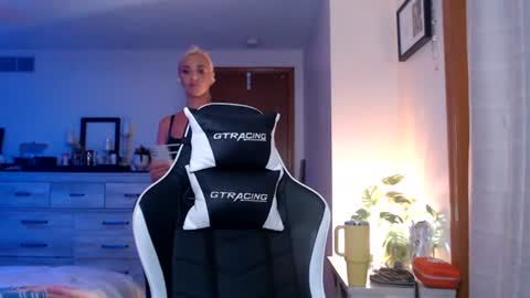 Snapshot of cumguzzlingskank chatting on 07-12-26, 03:08 cumguzzlingskank online show from 07-12-26, 03:08