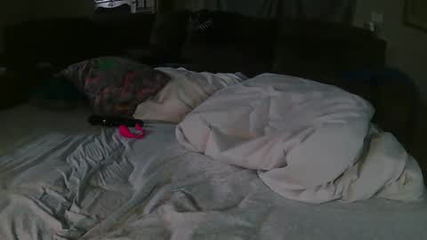 Malcolm and Hannah online show from 03-09-25, 01:25