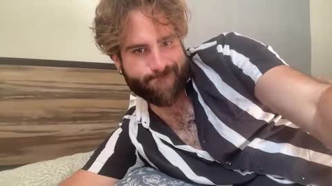 Snapshot of cumjoe168016623058 chatting on 05-11-26, 04:04 cumjoe168016623058 online show from 05-11-26, 04:04
