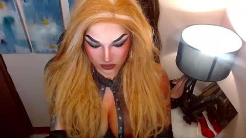 Cattaleya online show from 10-05-25, 11:08