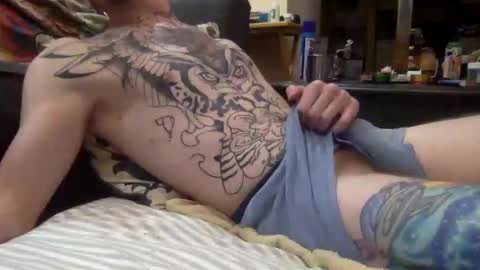 Snapshot of cumonover420 chatting on 10-02-25, 02:18 cumonover420 online show from 10-02-25, 02:18