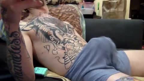 Snapshot of cumonover420 chatting on 11-12-25, 02:12 cumonover420 online show from 11-12-25, 02:12