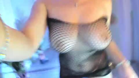 Snapshot of cupcake_izzy chatting on 07-07-26, 06:56 cupcake_izzy online show from 07-07-26, 06:56