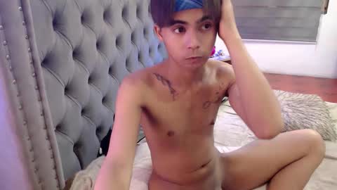 Snapshot of cuppycupcake_2 chatting on 12-17-25, 07:31 Xyrien online show from 12-17-25, 07:31