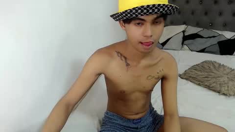 Snapshot of cuppycupcake_2 chatting on 12-22-25, 09:23 Xyrien online show from 12-22-25, 09:23