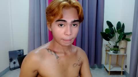 Snapshot of cuppycupcake_2 chatting on 04-10-26, 10:53 Xyrien online show from 04-10-26, 10:53