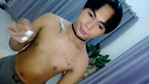 Snapshot of cuppycupcake_2 chatting on 04-16-26, 07:42 Xyrien online show from 04-16-26, 07:42