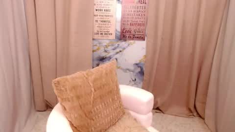 Snapshot of cuppycupcake_2 chatting on 05-04-26, 11:23 Xyrien online show from 05-04-26, 11:23