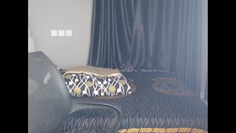 Snapshot of cupxxcake chatting on 12-18-24, 09:29 chloe online show from 12-18-24, 09:29