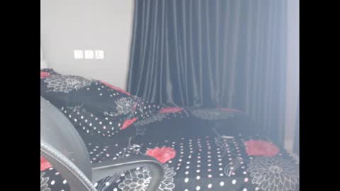 Snapshot of cupxxcake chatting on 01-17-25, 10:23 chloe online show from 01-17-25, 10:23