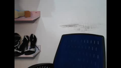 Snapshot of cupxxcake chatting on 09-12-25, 08:03 chloe online show from 09-12-25, 08:03