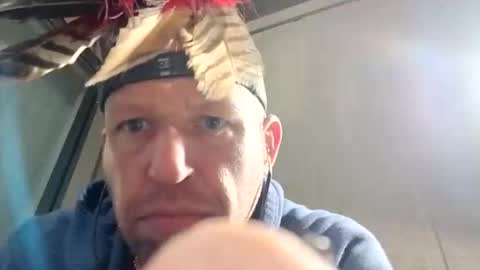 Feathers online show from 12-01-25, 07:35