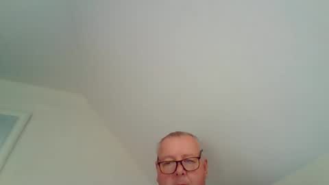 Snapshot of curiousax77 chatting on 04-11-26, 09:02 curiousax77 online show from 04-11-26, 09:02