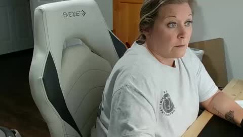 curious couple online show from 02-06-25, 09:17