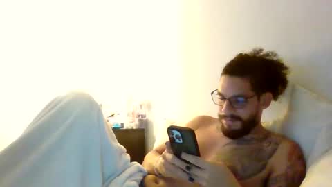 curly_louis online show from 10-04-25, 11:47