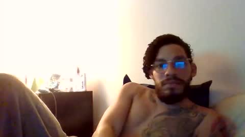 curly_louis online show from 10-28-25, 02:37